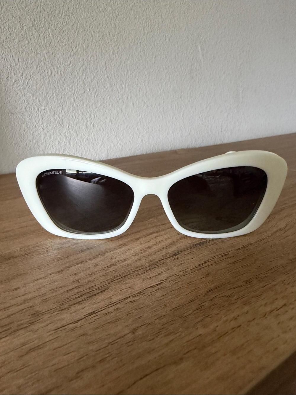 CHANEL White Cat-Eye Sunglasses with Pearl Accents and Gold Logo - Picture 2 of 4